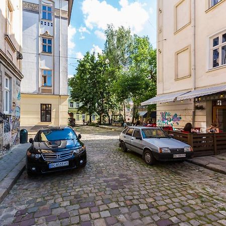 Квартира Подобово На Площі Ринок 39 Lviv Buitenkant foto