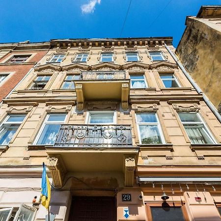 Квартира Подобово На Площі Ринок 39 Lviv Buitenkant foto
