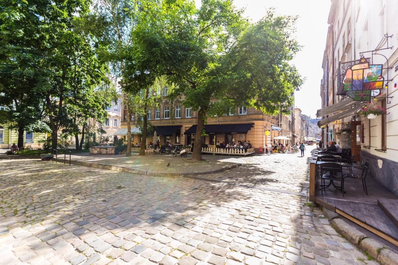 Квартира Подобово На Площі Ринок 39 Lviv Buitenkant foto
