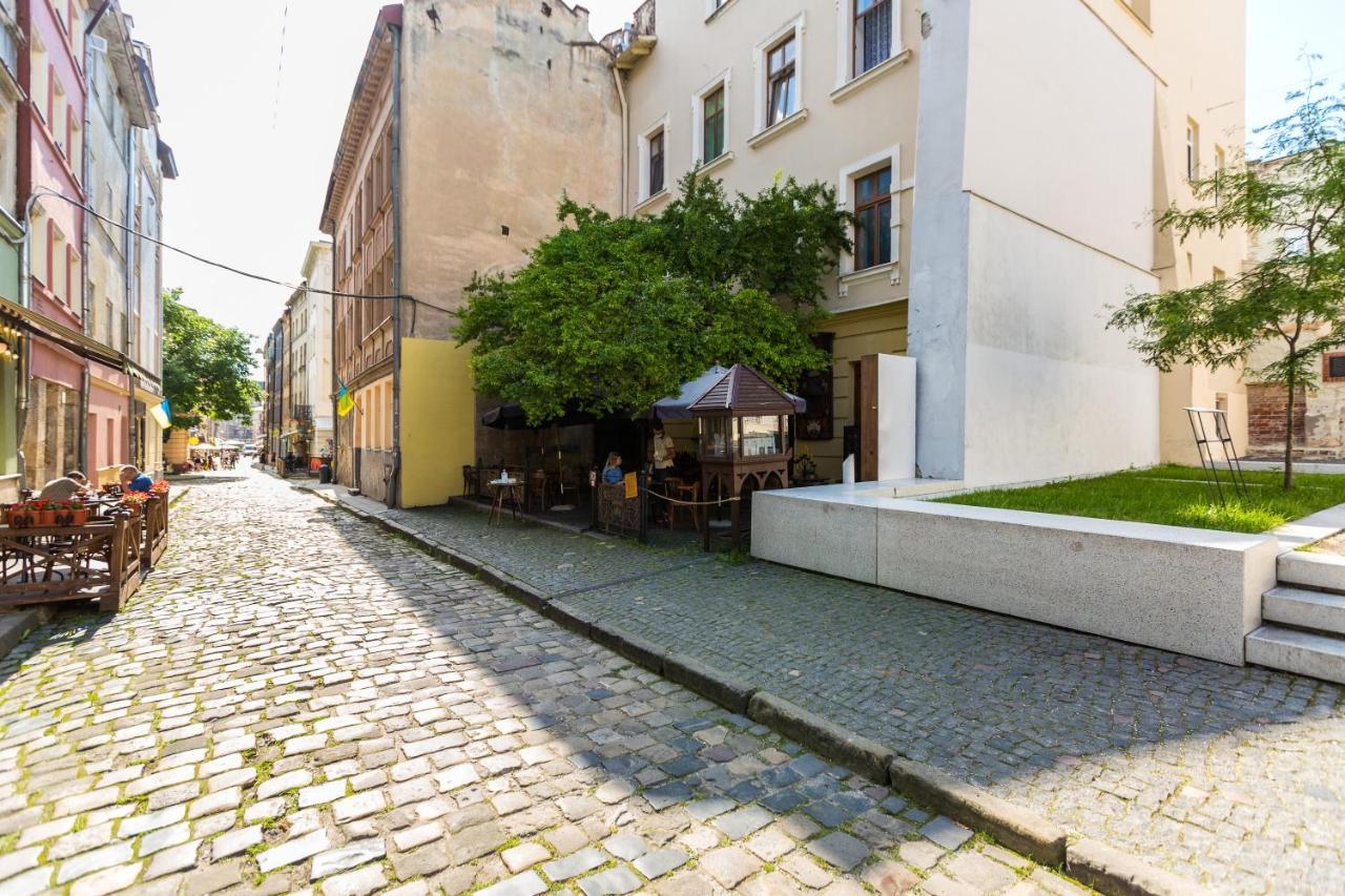 Квартира Подобово На Площі Ринок 39 Lviv Buitenkant foto