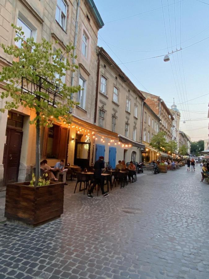 Квартира Подобово На Площі Ринок 39 Lviv Buitenkant foto