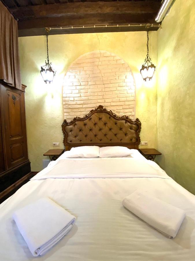 Квартира Подобово На Площі Ринок 39 Lviv Buitenkant foto