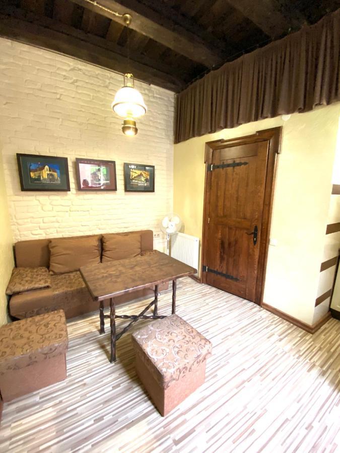 Квартира Подобово На Площі Ринок 39 Lviv Buitenkant foto
