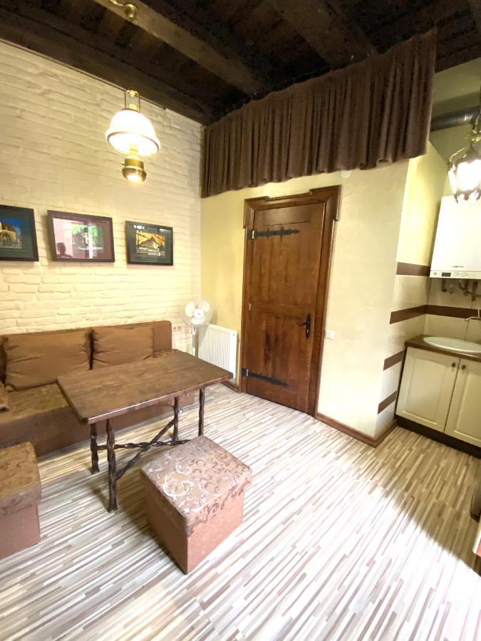 Квартира Подобово На Площі Ринок 39 Lviv Buitenkant foto