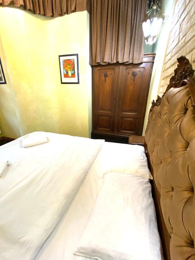 Квартира Подобово На Площі Ринок 39 Lviv Buitenkant foto